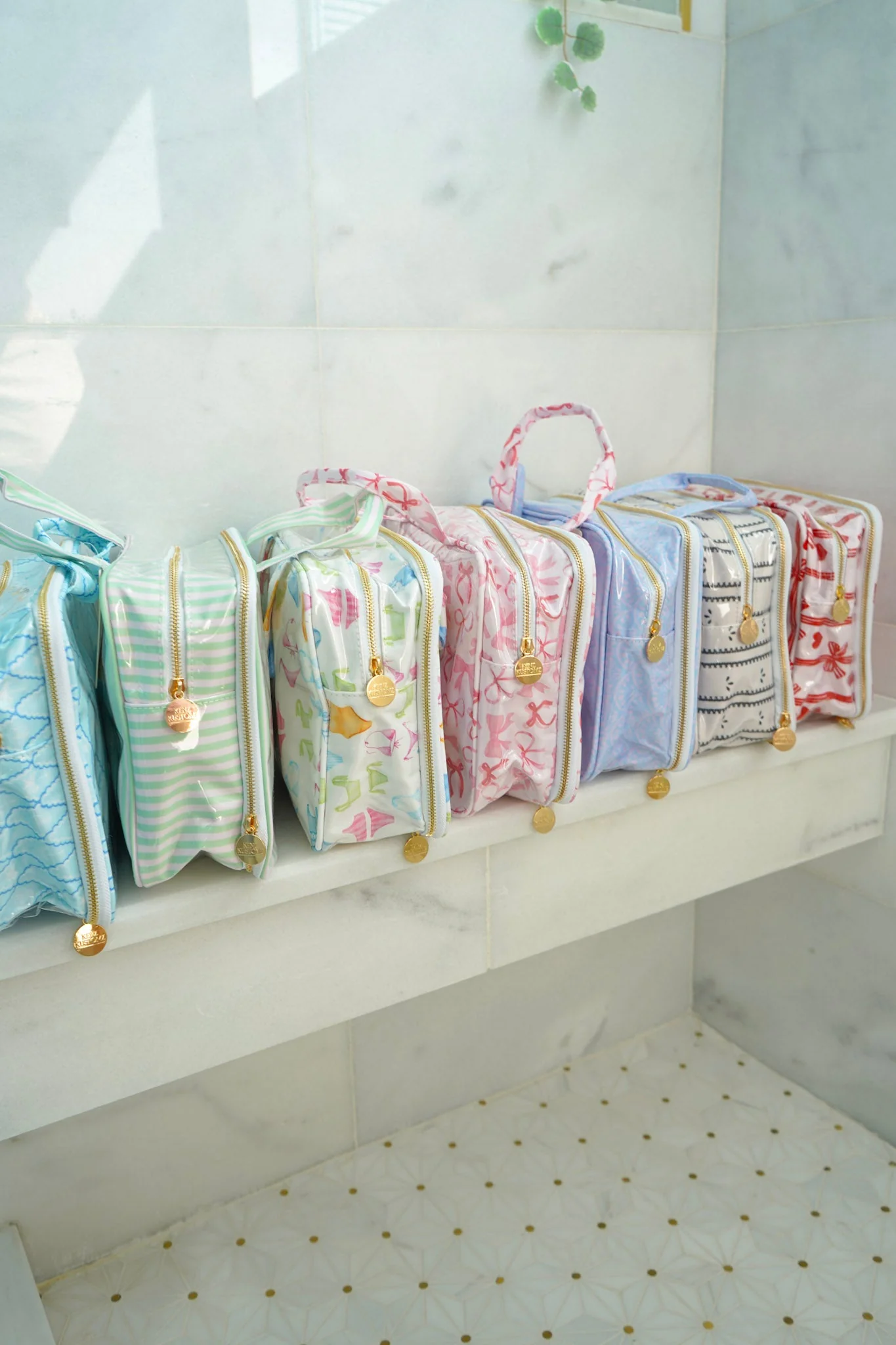 KenzKustomz Clear Coat Toiletry Case - Image 62