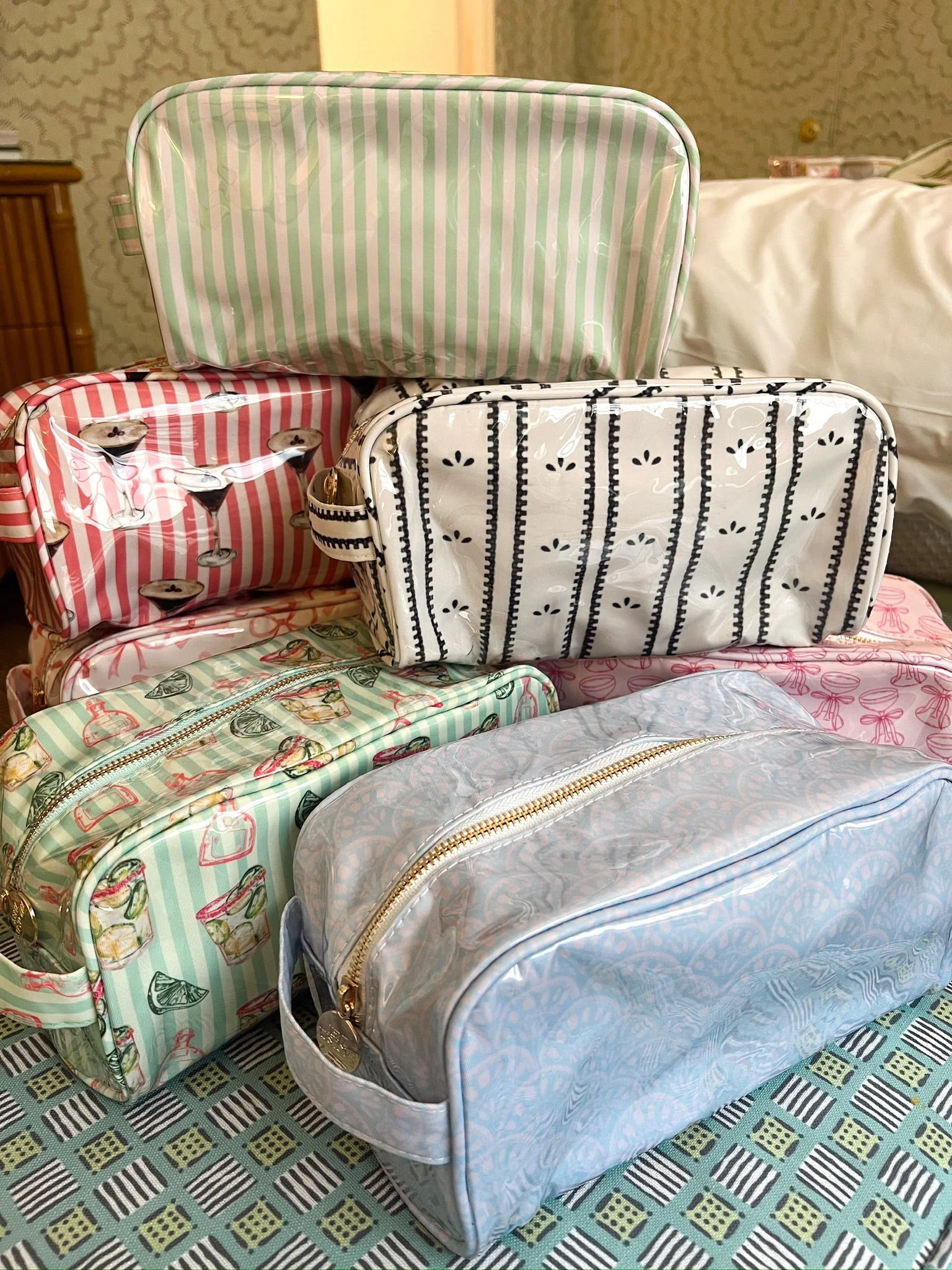KenzKustomz Clear Coat Toiletry Dopp Kit - Image 13