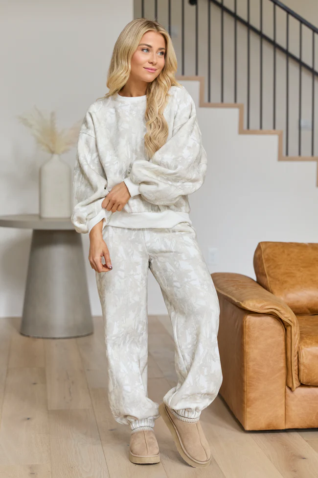 Ember Camo Sweatshirt - Image 9