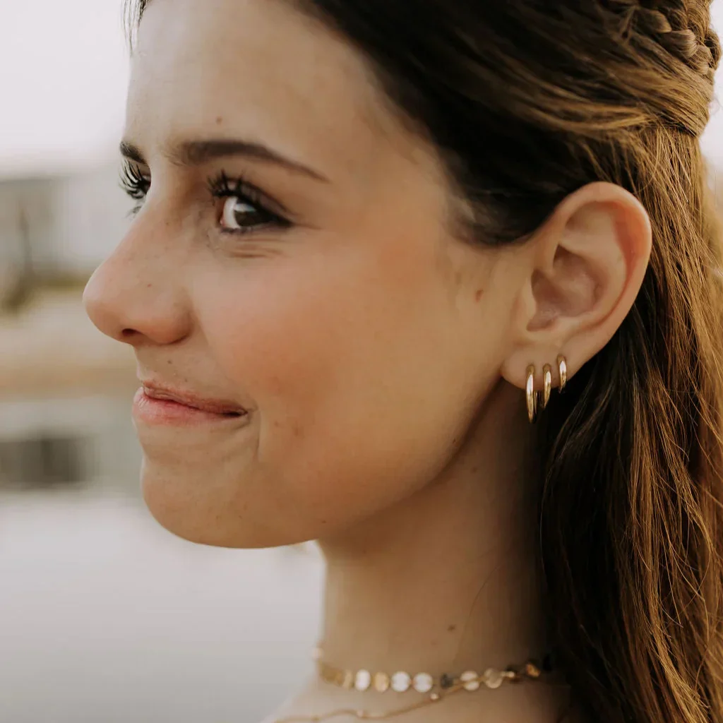 Olivia Essential Hoop Earrings - Image 3